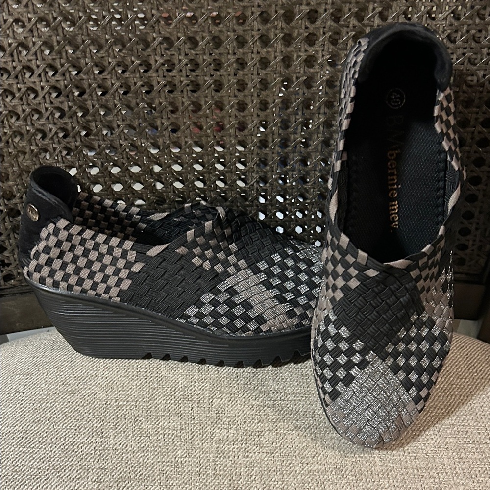 bernie mev. Black and Gray Woven Wedges
